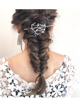 ノル(nol.) [toshi'sアレンジ]フィッシュボーン編みおろしヘア☆