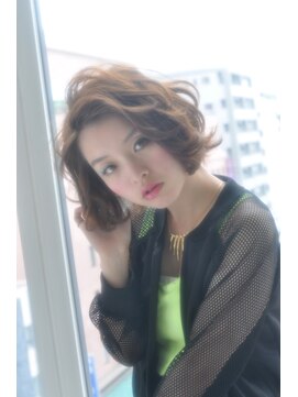 クラン(clan) clan<外国人風甘めバングナチュラルショート＞