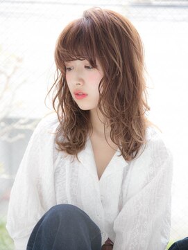 ルティア(Lutia) 重ためバング 重軽ウェーブ 小顔ヘア