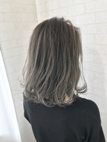 アルマヘア(Alma hair) フォギーベージュ☆３Dカラー外ハネミディアム【Alma hair】