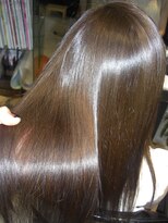 トリート(TREAT)&nbsp;【アッシュブラウン】サラ艶/ロングヘアー/30代40代/髪質改善