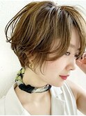 ベージュカラーのショートボブ×ニュアンスパーマ　野村恵子
