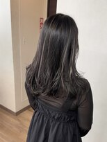 ヴィフ 大船(VIF)&nbsp;ハイライトカラーケアブリーチ黒髪グレーベージュレイヤーロング