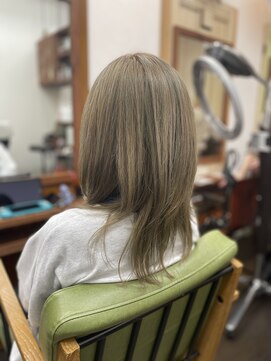 エヌティ ヘア ガレージ(nt.hair garage) カーキベージュ