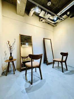 アトムテ(atomte)の写真/落ち着いた雰囲気で、周りを気にせずゆっくり過ごせるのが◎お客様に合わせたスタイルをご提案します！