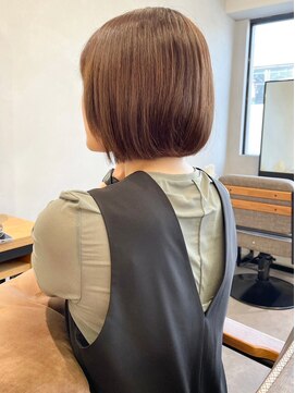 ミュラ(mulah) 伸ばしかけボブミディアムヘア＊艶カラーシアーベージュ