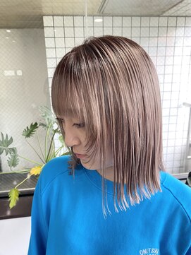 エミュー(Emu) 顔回りレイヤーで小顔効果◎