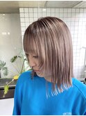 顔回りレイヤーで小顔効果◎