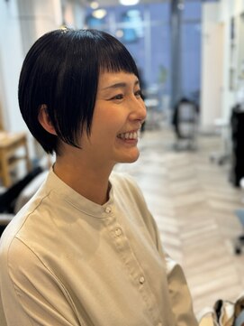 フロラクロマ 上通NEWS裏(FLORACHROMA) アシメバングショート