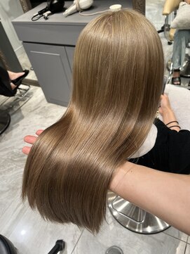 ロンド ジュルード 名古屋(Lond jeloud) 惹き込まれる艶感。ハニーベージュ