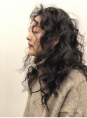 黒髪ロングパーマスタイル♪
