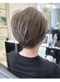白髪ぼかしショート