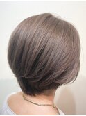 ハイトーンカラーのグレージュで白髪ぼかし
