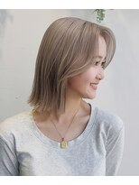 ビューシンサイバシ(VIEW SHINSAIBASHI)&nbsp;切りっぱなしボブハイトーンミルクティーベージュグレージュ