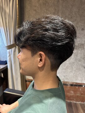 爽やかビジネス毛流れセンターパート