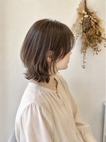 カフレ 岩出(CAFRE)&nbsp;大人かわいい外ハネミディアムレイヤー