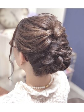 シュー(Chou) 結婚式用♪編み込みヘアアレンジ