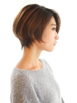 レウナ 外苑前(Reuna) 【30代・40代・50代】シルエットが綺麗な大人ショート