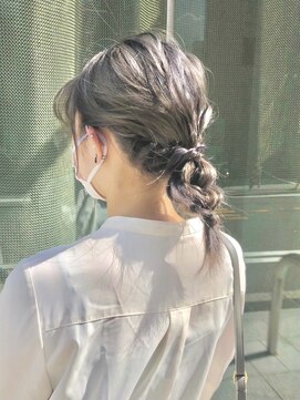 ディア(.eer) *Oo* ミルクティーアッシュ × 編み込み × 編みおろし *oO*