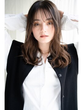 マグノリア オモテサンドウ(MAGNOLiA Omotesando) 毛先のSカールでつくるベビーバングニュアンスパーマ