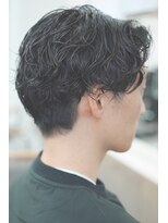 ユノ(juno)&nbsp;メンズパーマセンターパート