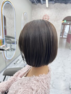 リノ 金山(Rino) デザインカラー/レイヤーカット/ウェットヘア/オリーブベージュ