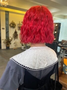 バンビ ミムデオム(BAMBI MIMU de HOMME) ブリーチパーマとビビットカラー