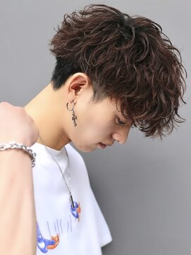 エイド 本店(aid) 刈り上げツーブロックスペインカール波巻きスパイラルパーマ