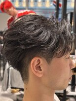 オーシャントーキョー 神戸(OCEAN TOKYO KOBE)&nbsp;フェザーパーマ刈り上げセンターパート