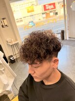 トゥエンティーフォー 泉大津店(24)&nbsp;ツーブロック×強めスパイラルパーマ