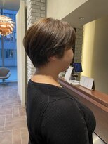 エルサフィロ ヨドヤバシ(el zafiro yodoyabashi)&nbsp;ハンサムショートヘア　オリーブベージュ