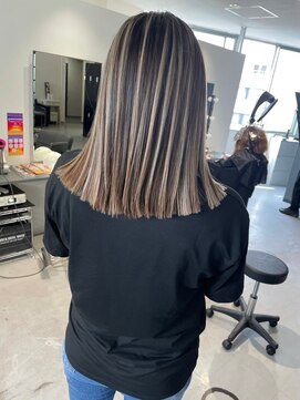 キング 梅田(K!ng) 【梅田】ハイライトカラーホワイトハイライト髪質改善