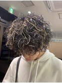 ニュアンスパーマ波巻きツイストスパイラル韓国メンズカット