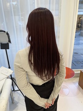 ハイブ 金沢(Hive) ブリーチ無しレッドバイオレットロングレイヤーツヤカラー美肌
