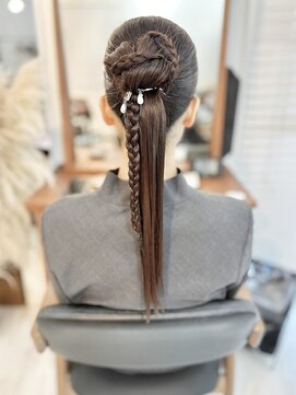 アメリ(AMELIE) ポニーテールアレンジ