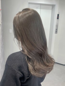 アルドーレフィエロ シンサイバシ(Ardore fiero shinsaibashi) グレージュ☆オリーブグリーン【小山田繭】20代30代40代