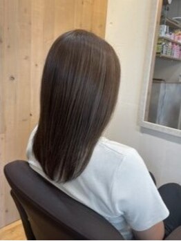 新登場[髪質改善/ヘアエステフォルムメイク]でクセをのばして“自然な”艶髪ストレートへ!髪に優しいのも◎