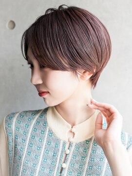 カライング(ing) 大人可愛い20代30代40代黒髪前下がりひし形小顔ハンサムショート