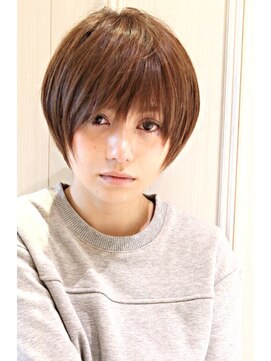 レウナ 外苑前(Reuna) 黒髪アッシュ☆かっこ可愛いノームコアｘうぶバング