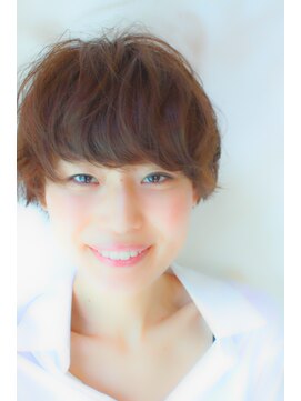 ブーケ(BOUQUET) 伸ばしかけ・エアリーショート・耳かけ・分け目なし・小顔・ボブ