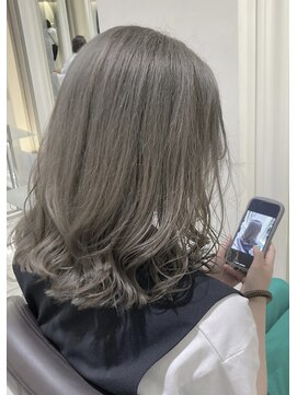 ヤヨイブレインズフェアリー(YAYOI BRAINS fairy) 巻き髪×グレーシルバー