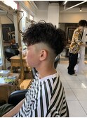 スペインカールフェードカットツイストスパイラルパーマショート