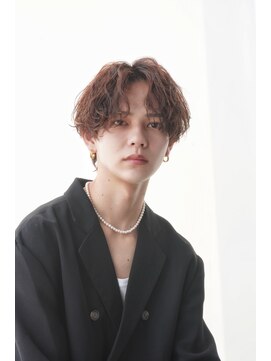 ゴールド 京都(GOALD) センターパート波巻きスパイラルツイストスパイラル刈り上げ