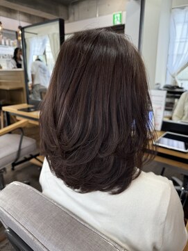 カシー(Casii) 40代50代厳選ミディアムレイヤーボブ。