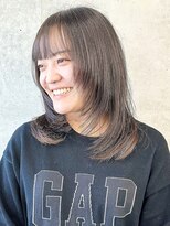 モリオ(morio)&nbsp;＊顔周りレイヤーロングウルフシースルーバング外ハネ30代40代2