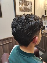 ミリオンバックス 上野(Million Bucks)&nbsp;ビジネス ツーブロック 七三パーマ