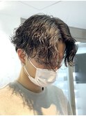 メンズラフセンターパート波巻きスパイラルパーママッシュウルフ