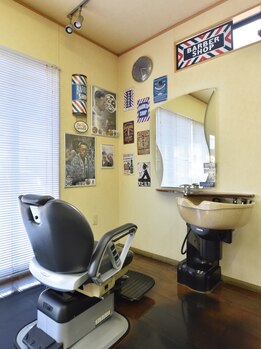 バーバーサトウ(BARBER SATO)の写真/気さくなオーナーで通いやすい雰囲気が◎初めてでも緊張しない居心地の良さが人気の秘訣♪