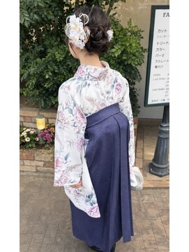 ファーレンピュアスウィート(fahren-pure-suite) 袴スタイルヘアアレンジシニヨン