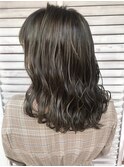 ダークグレージュ／ハイライト／ブリーチ